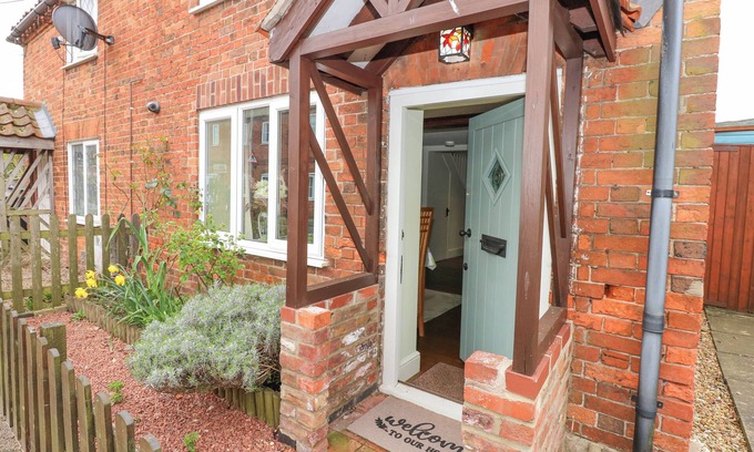 Dersingham Cabaña | EASTER COTTAGE, with open fire in Dersingham