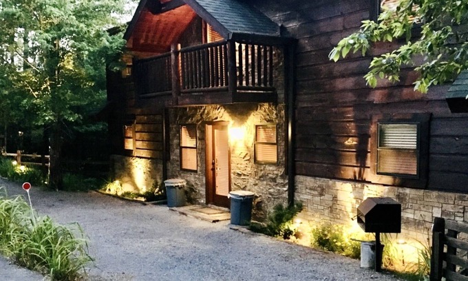 Pigeon Forge Cabina | 🍁2 King Master Suites, ARCADE, ubicación PRIME, fácil acceso, Dollywood 6 millas🍁