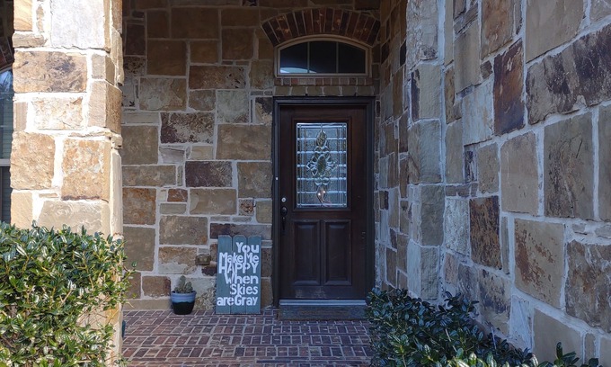 Baytown Casa | Easy access to I-10