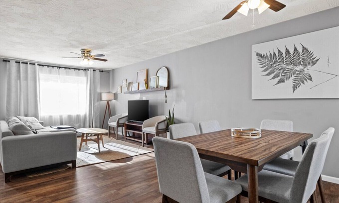 Doling Casa | Easy access to the interstate and all that Springfield has to offer.