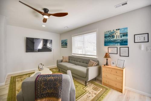 East Ocean View Casa | Easy Beach Access Duplex half Mi to Chesapeake Bay