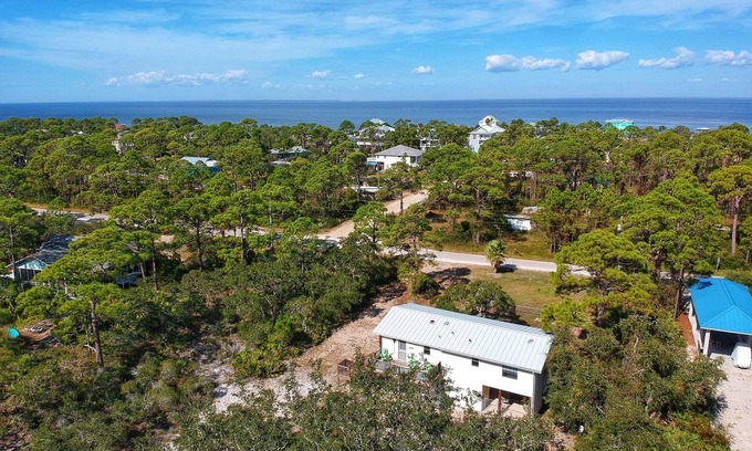 St. George Island Cabaña | Easy Beach Access - 2 FREE BIKE RENTALS INCLUDED WITH YOUR STAY!