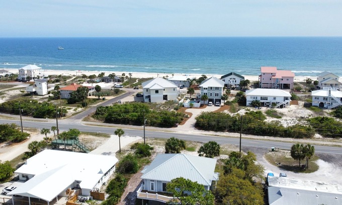 East End Cabaña | Easy Beach Access - 2 FREE BIKE RENTALS INCLUDED WITH YOUR STAY!