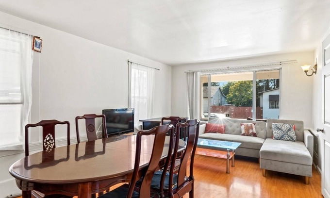 Dimond Casa | Easy commute! Work team Nurse college students Nice 6BR3BA house Parking WD