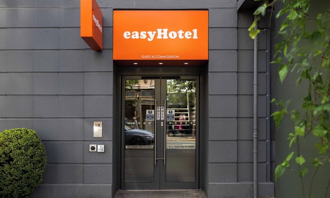 Belfast Central District Casa | easyHotel Belfast