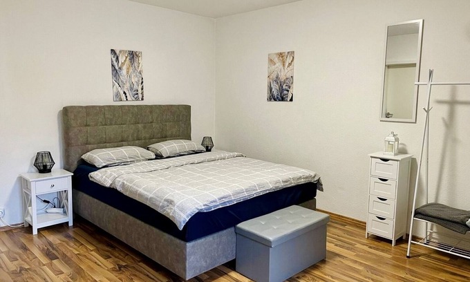 Bad Oeynhausen Apartamento | EasyStay#1 Cozy studio near the clinic, with Netflix, kitchen & bathroom