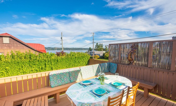 Campbell River Casa | Ebb and Flow Inn