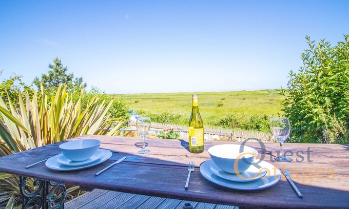 Icklesham Casa | Ebb n Flow - 2 Bed Bungalow - Looks over Nature Reserve & Beach - Ideal secluded bungalow - parking