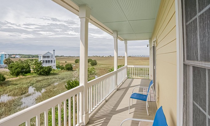 Beachwalk Casa | EBB TIDE Great Views Short walk to Beach