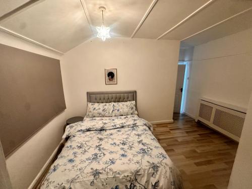 Eltham West Casa | Ebehi Inn 2