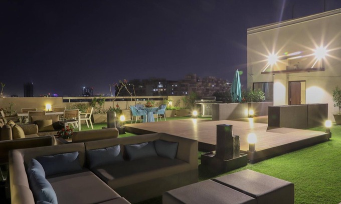 Thaltej Hotel | Ebony Residency
