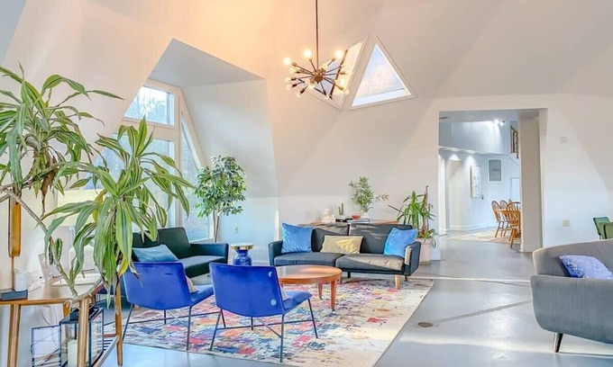 Normal Casa | Eccentric Geodesic Dome-Home! Near Downtown Hville
