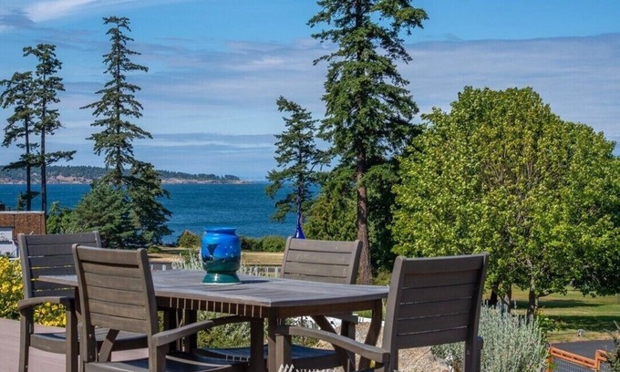 Eastsound Cabaña | Echo Bay Retreat on Orcas Island North Shore