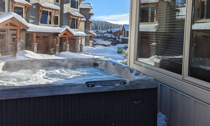 Sun Peaks Condominio | Echo Landing #12 by Bear Country