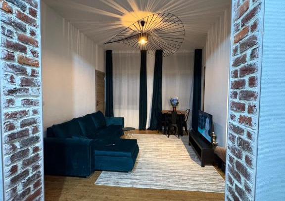 Plasky Apartamento | Echoes of the Mirror
