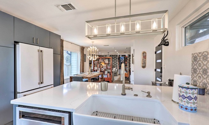 Hancock Cabaña | Eclectic Austin Bungalow: Central Location!