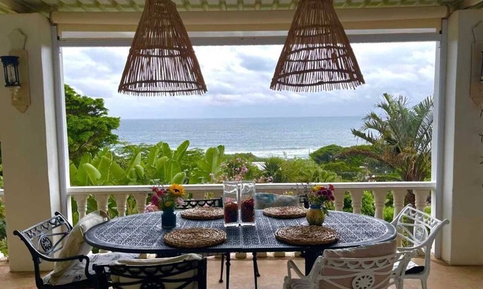 Kingsborough Casa | Eclectic Beach House 👙