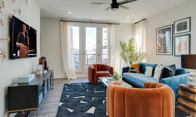 Whitebridge Casa | Eclectic Charm 5623 & 5625- Sleeps 18