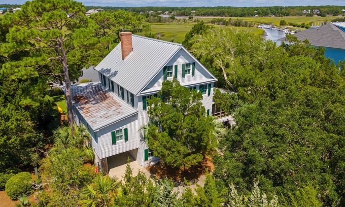Debordieu Colony Casa | Vívelo en este acogedor y relajante refugio perfecto para toda la familia