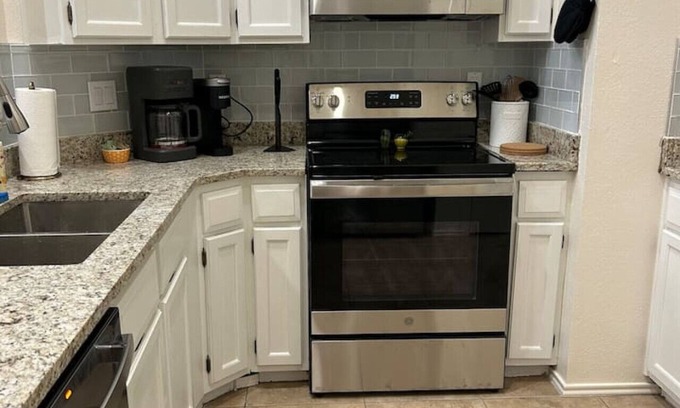 Euless Casa | Eclectic Enclave - DFW Airport