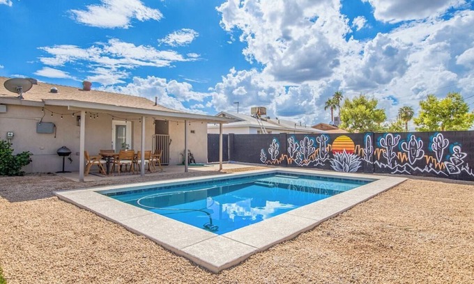 New Papago Parkway Casa | Eclectic Escape Pool, Murals & Outdoor Fun | Sleeps 6