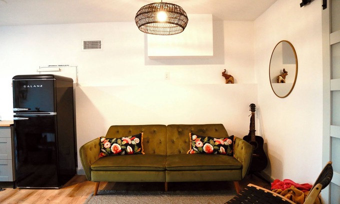 Fallbrook Apartamento | Eclectic Guesthouse on Quaint Fallbrook Homestead