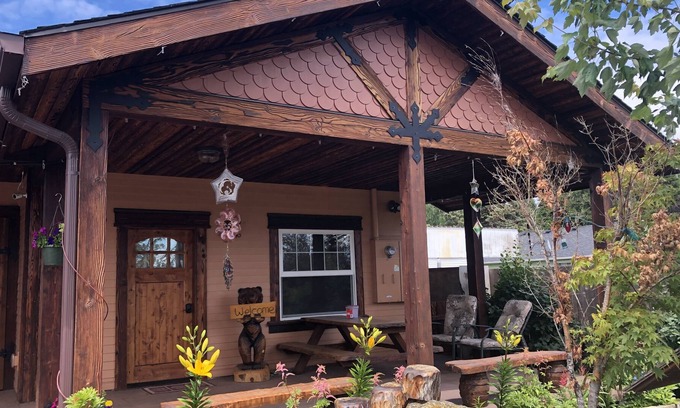 Salem Casa | Oregon 3D Art Private Guest Quarters