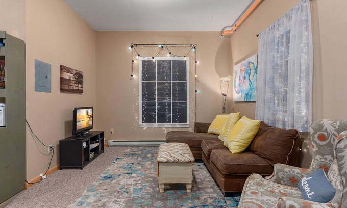 Pepin Condominio | Eclipse Condo - Beautiful 2 Bedroom Stay by Beach