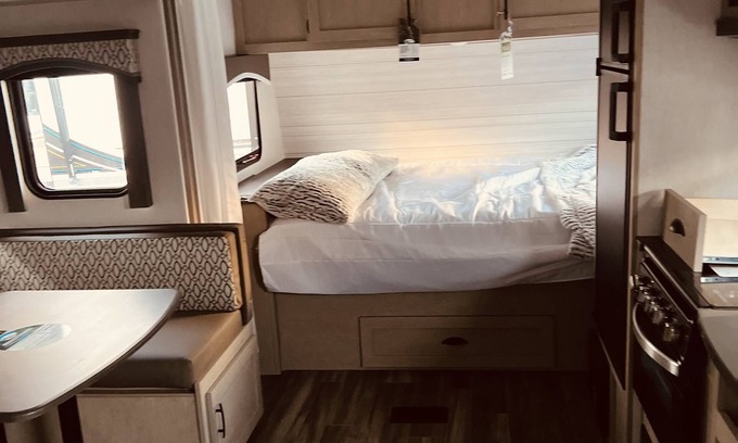 Jamul Alquiler De RV | Eco Friendly fully loaded trailers in the mountains! Your ultimate camping stay!