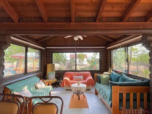 Avdira Casa | Eco House on the Prairie