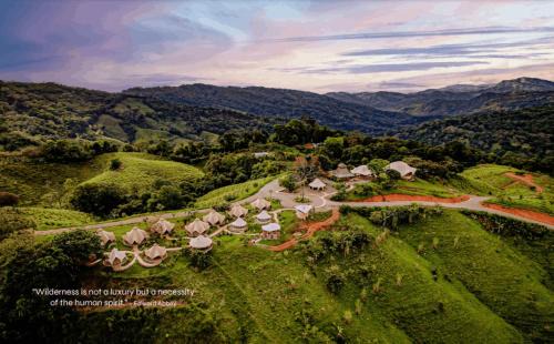 Dominical Otro | Eco Luxe Glamping Nest #11 - King Bed at Holos