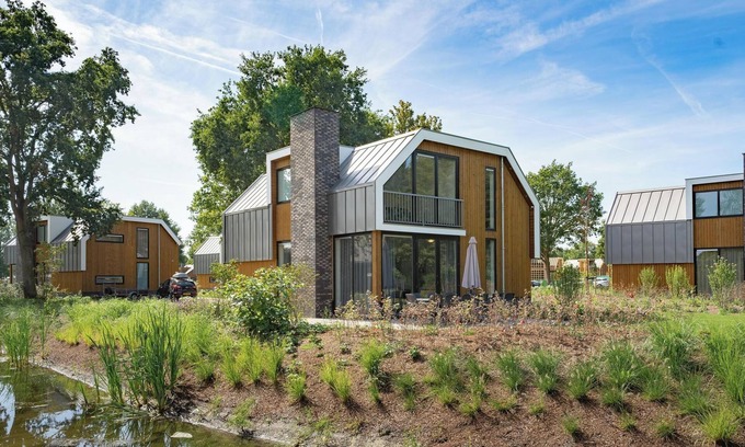 Biddinghuizen Casa | Eco villa with 5 bedrooms, 2 bathrooms and a sauna