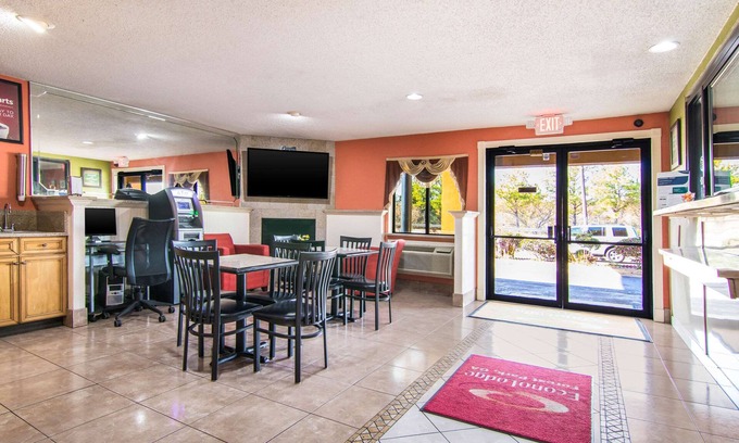 Forest Park Hotel | Econo Lodge Atlanta Airport East