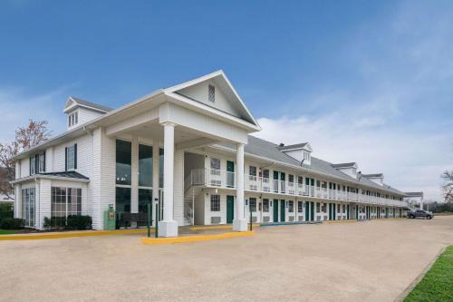 Branson Theater District Cabina | Econo Lodge Branson Theater District