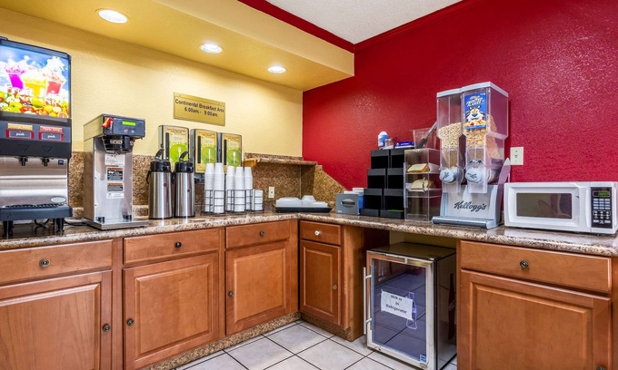 Enderly Park Hotel | Econo Lodge Charlotte Airport Area