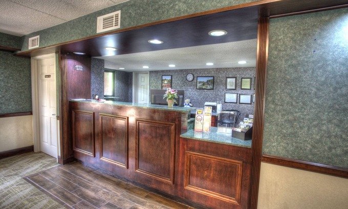 Helen Hotel | Econo Lodge