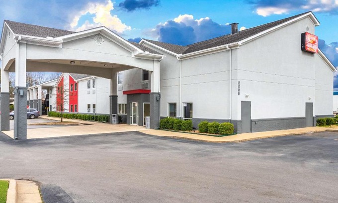 North Little Rock Hotel | Econo Lodge Inn & Suites Pritchard Road North Little Rock