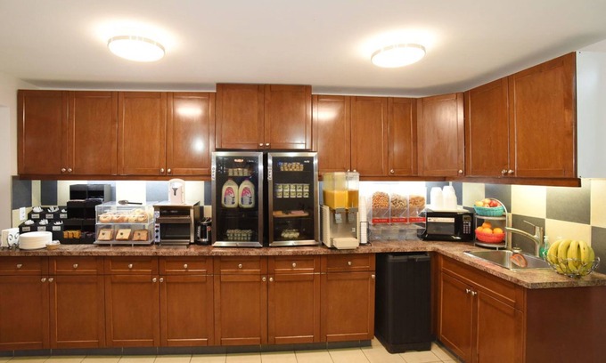 Drumheller Hotel | Econo Lodge Inn & Suites