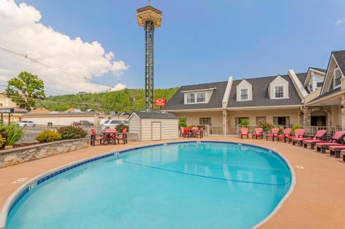 Gatlinburg Hotel | Econo Lodge Inn & Suites Gatlinburg at the Convention Center