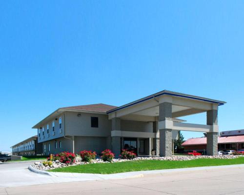 Kearney Hotel | Econo Lodge Inn & Suites