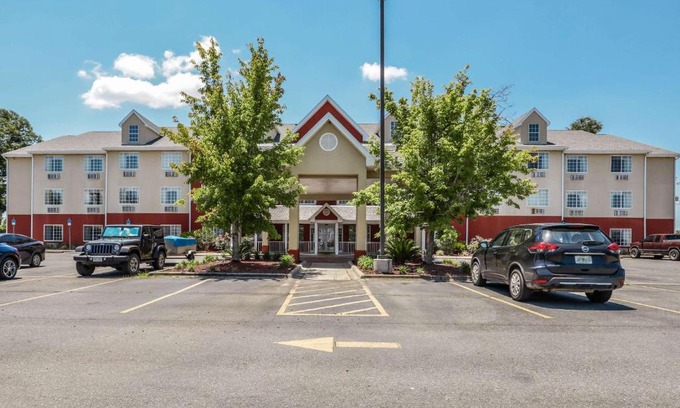 Marianna Hotel | Econo Lodge Inn & Suites