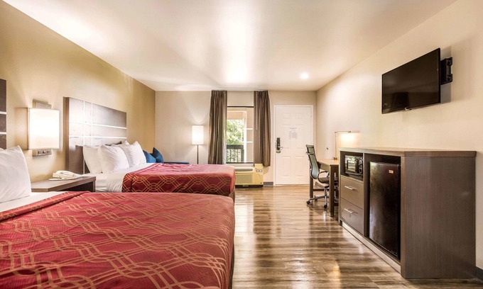 Murfreesboro Hotel | Econo Lodge Inn & Suites Murfreesboro Shopping District