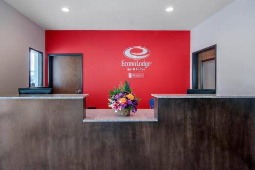 Springfield Hotel | Econo Lodge Inn & Suites
