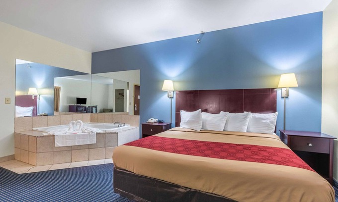 North Little Rock Hotel | Econo Lodge Inn & Suites Pritchard Road North Little Rock