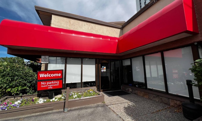 Banff Trail Hotel | Econo Lodge Motel Village