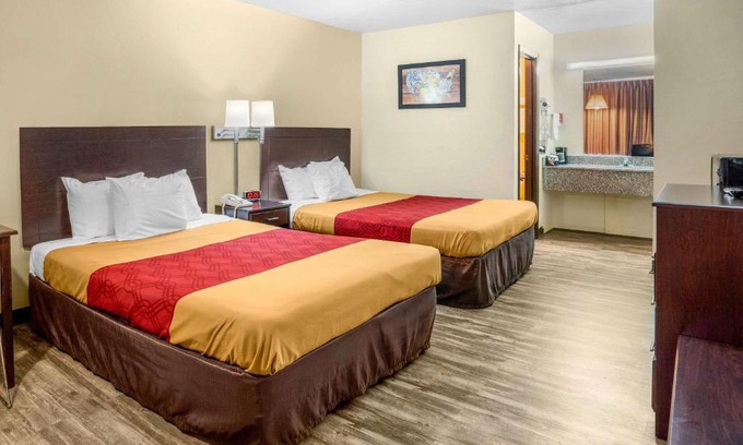 Rolla Cabina | Econo Lodge near Missouri University of Science and Technology