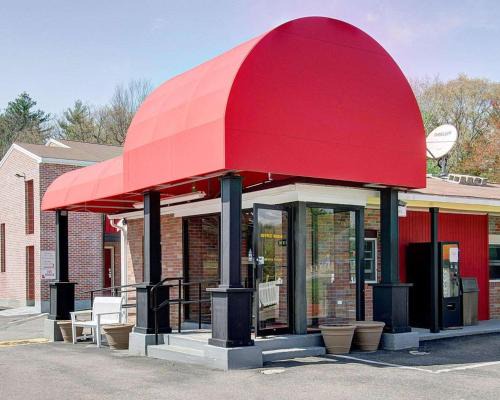 Sharon Cabina | Econo Lodge Sharon - Foxborough