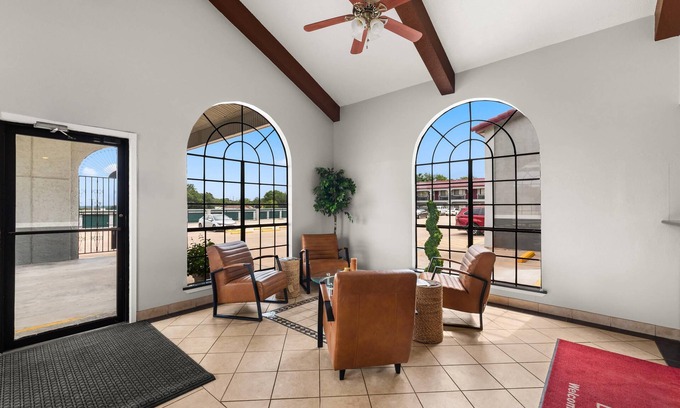 Belton Hotel | Econo Lodge
