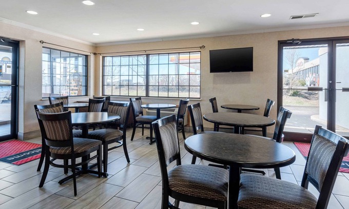 Lexington Hotel | Econo Lodge