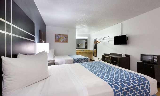 Lithonia Hotel | Econo Lodge